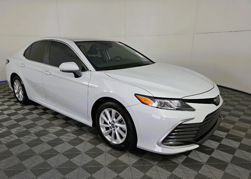 Toyota Camry LE Auto (Natl) 2022