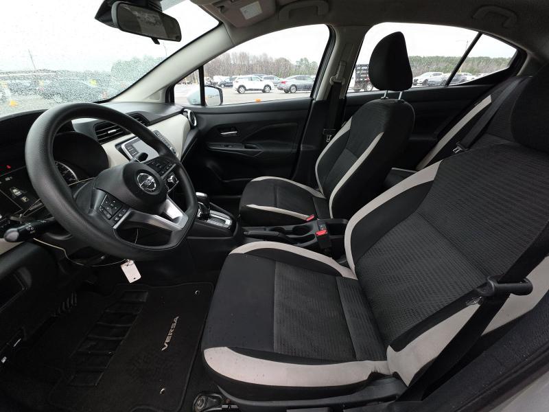 Nissan Versa SV CVT 2021