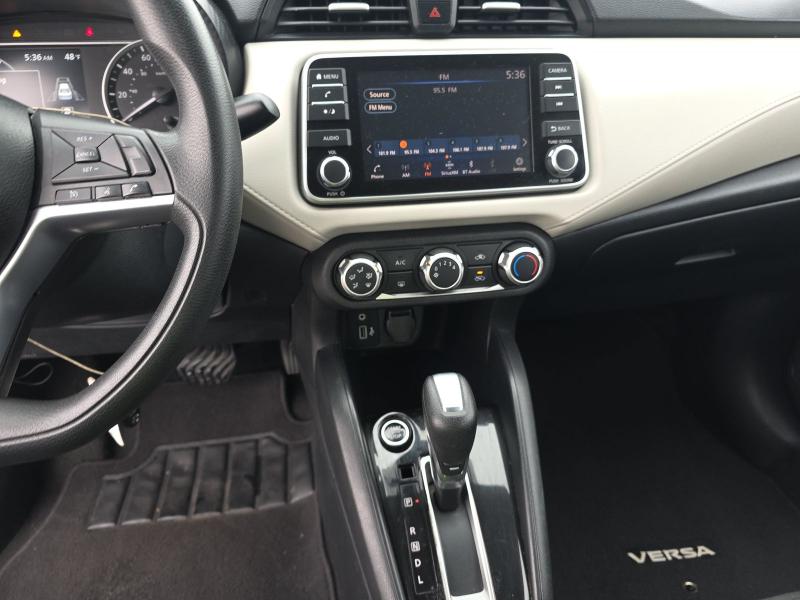 Nissan Versa SV CVT 2021