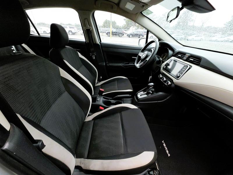 Nissan Versa SV CVT 2021