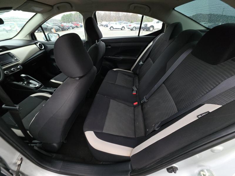 Nissan Versa SV CVT 2021