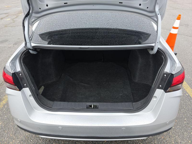 Nissan Versa SV CVT 2021