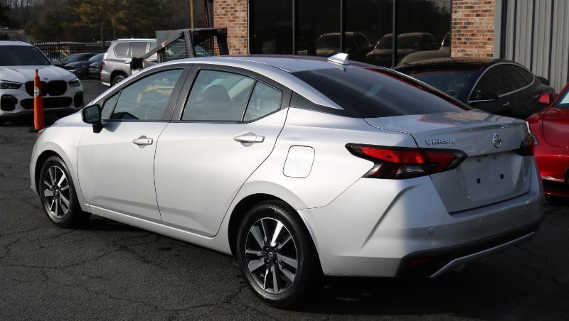 Nissan Versa SV CVT 2021