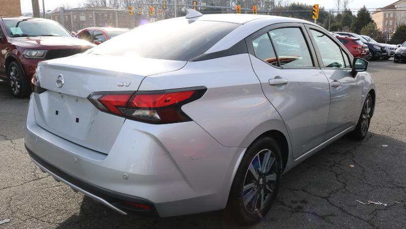Nissan Versa SV CVT 2021