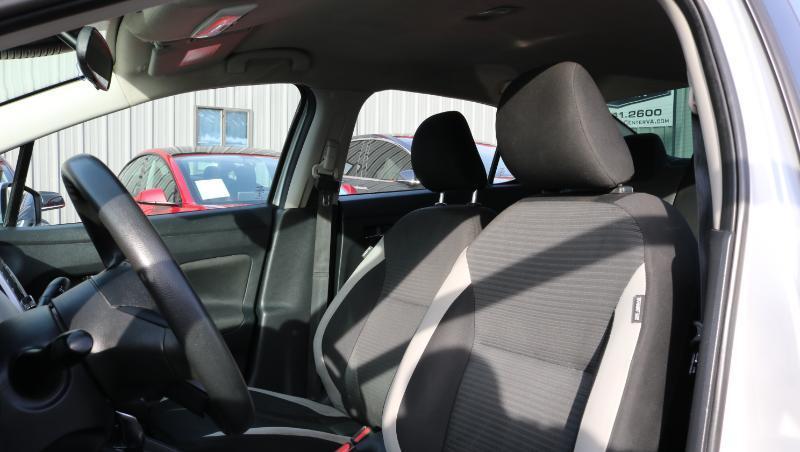 Nissan Versa SV CVT 2021