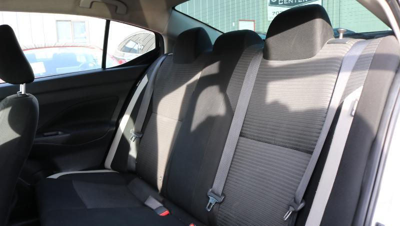 Nissan Versa SV CVT 2021