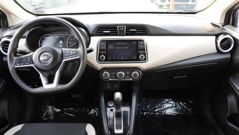Nissan Versa SV CVT 2021