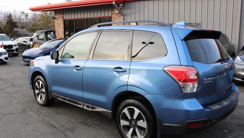 Subaru Forester 2.5i Limited CVT 2017