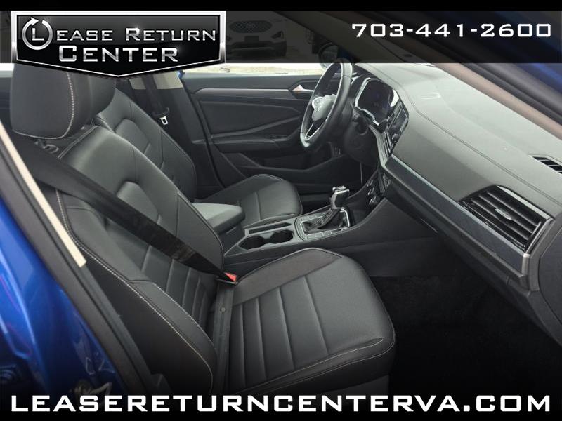 Volkswagen Jetta SE Auto 2024