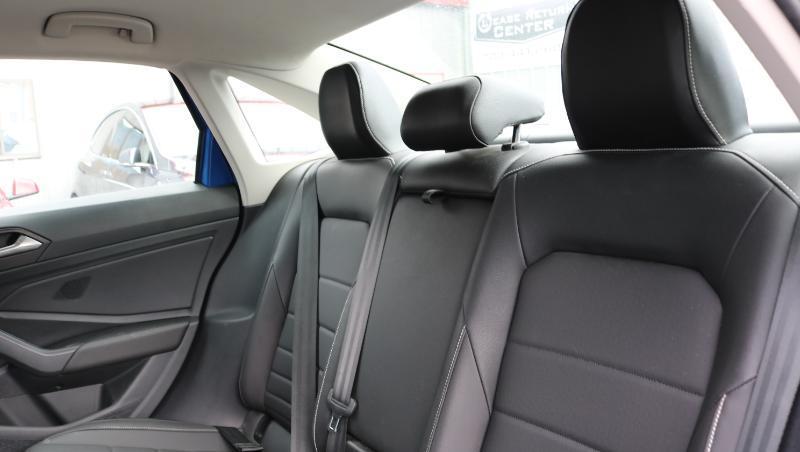 Volkswagen Jetta SE Auto 2024