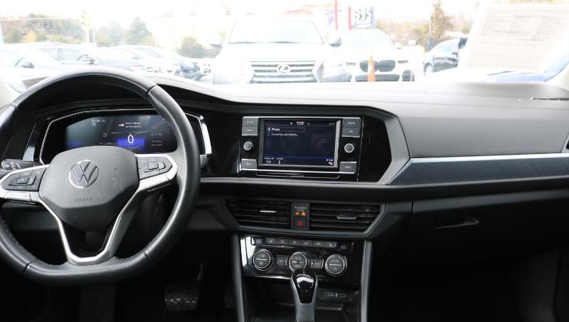 Volkswagen Jetta SE Auto 2024