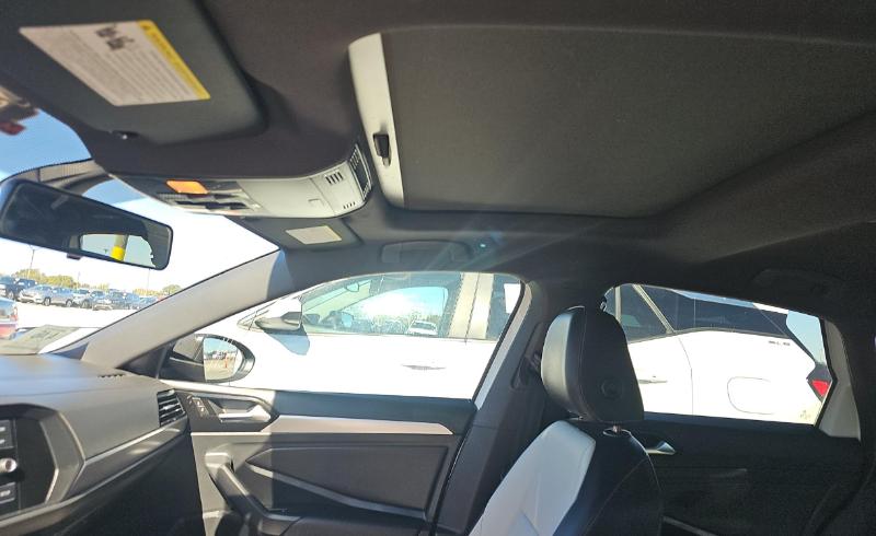 Volkswagen Jetta R-Line Auto w/SULEV 2019