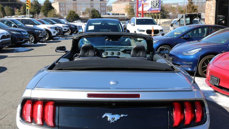 Ford Mustang EcoBoost Fastback 2020