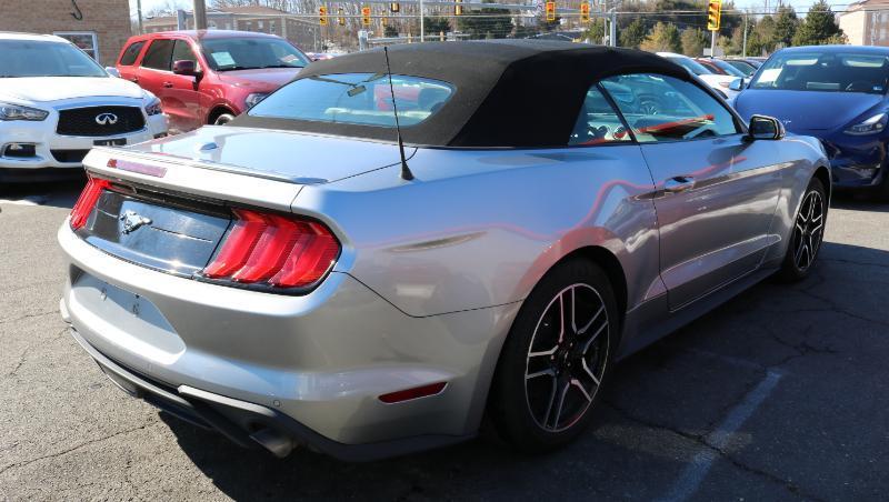 Ford Mustang EcoBoost Fastback 2020
