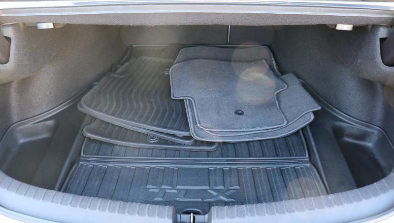 Acura TLX 4dr Sdn FWD V6 2015