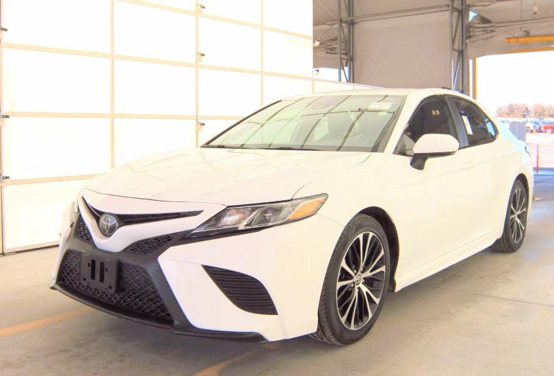 Toyota Camry SE Auto (Natl) 2018