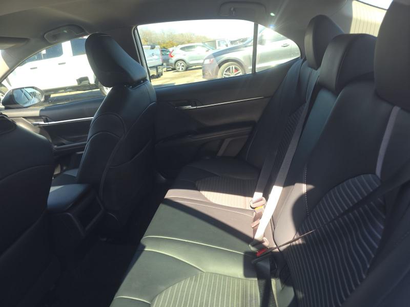 Toyota Camry SE Auto (Natl) 2018