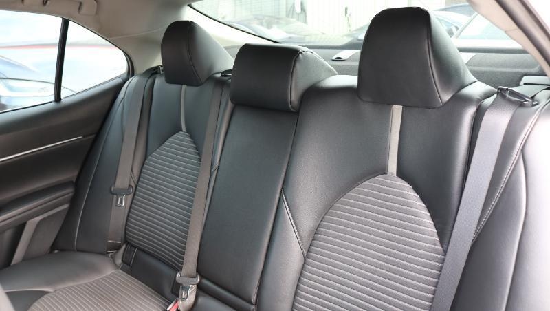 Toyota Camry SE Auto (Natl) 2018