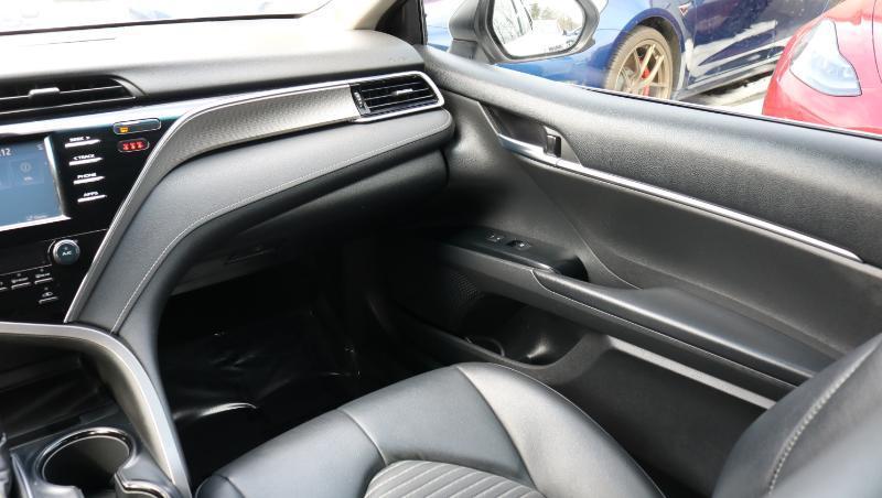 Toyota Camry SE Auto (Natl) 2018