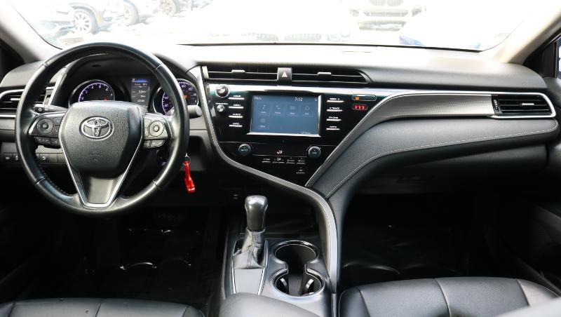 Toyota Camry SE Auto (Natl) 2018