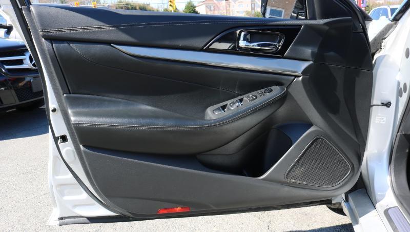 Nissan Maxima SV CVT 2022