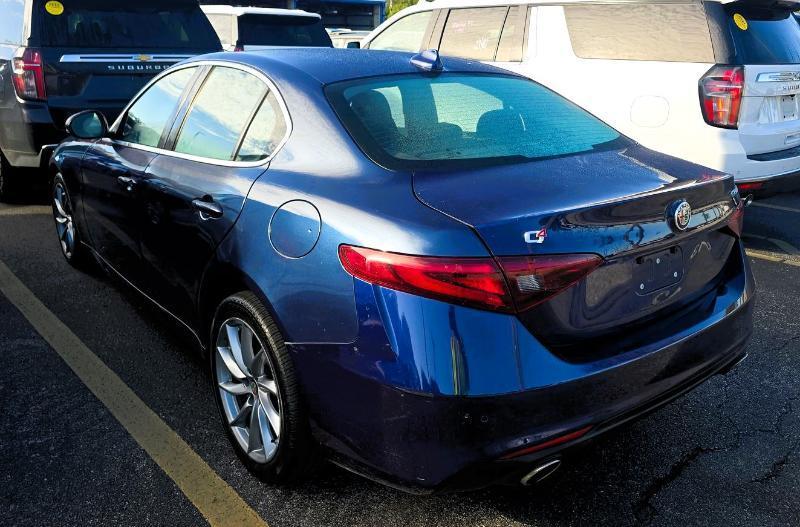 Alfa Romeo Giulia AWD 2021