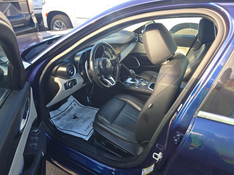 Alfa Romeo Giulia AWD 2021