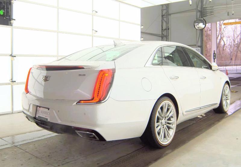 Cadillac XTS 4dr Sdn Luxury FWD 2018