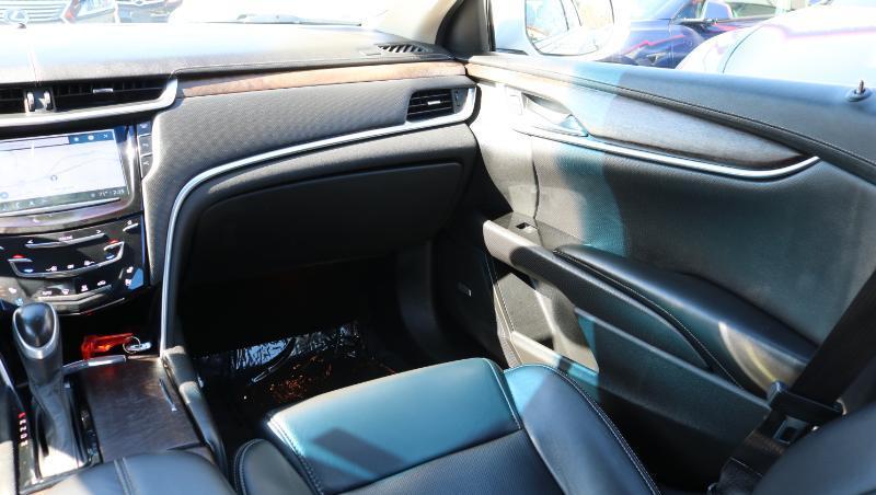 Cadillac XTS 4dr Sdn Luxury FWD 2018