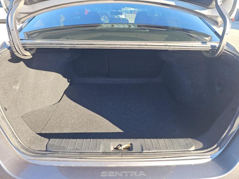 Nissan Sentra SR CVT 2021