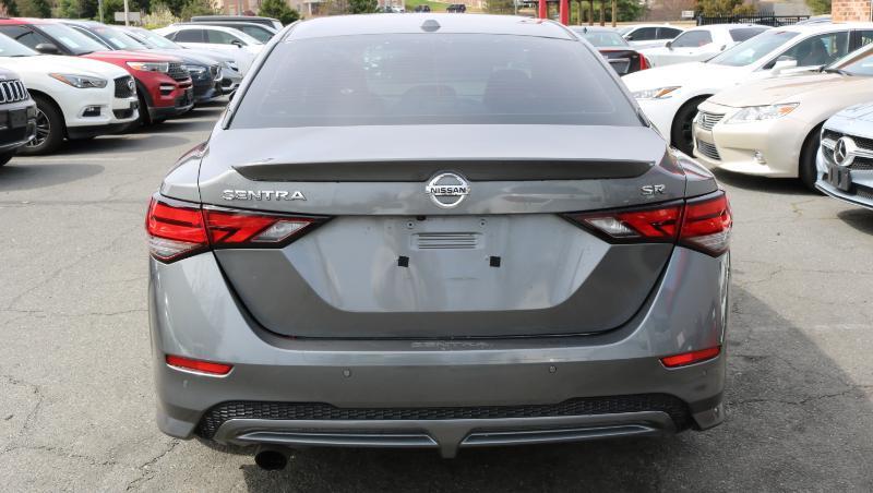 Nissan Sentra SR CVT 2021