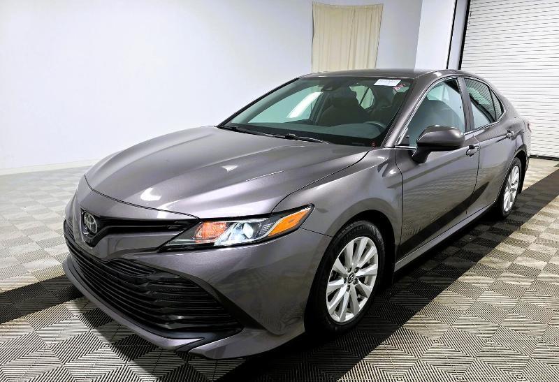 Toyota Camry LE Auto (Natl) 2020