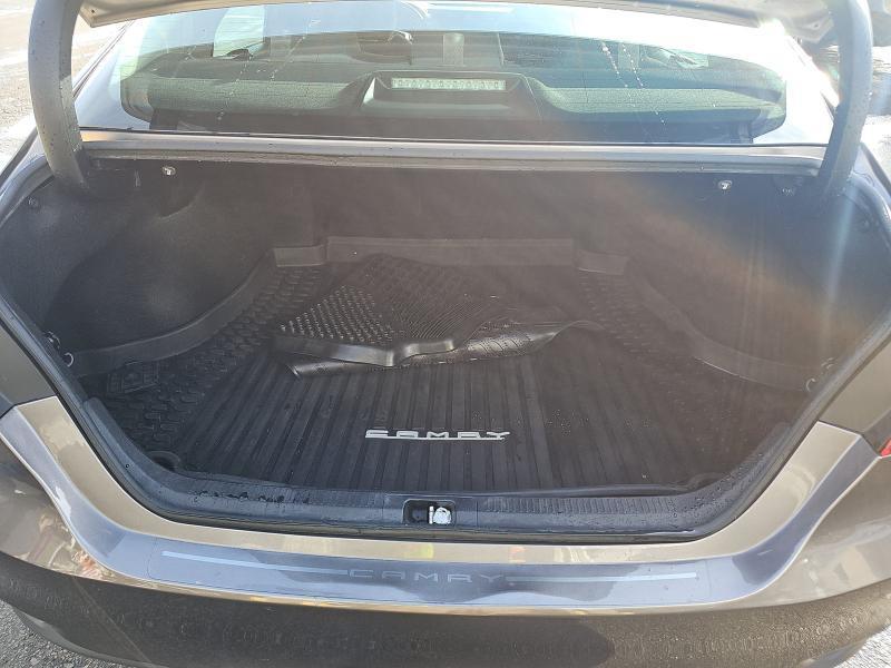 Toyota Camry LE Auto (Natl) 2020