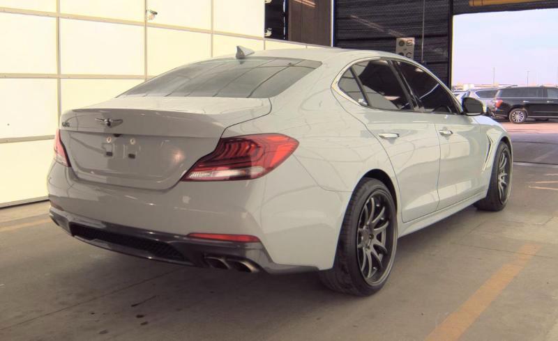 Genesis G70 2.0T Sport RWD 2019