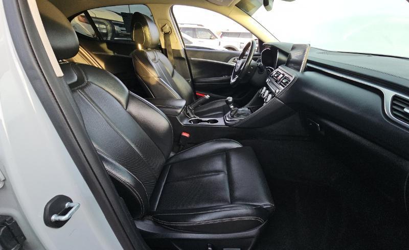 Genesis G70 2.0T Sport RWD 2019