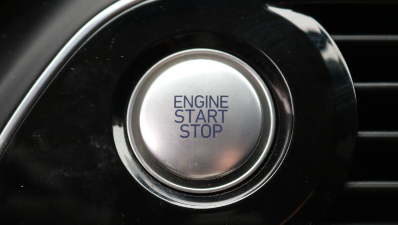 Genesis G70 2.0T Sport RWD 2019