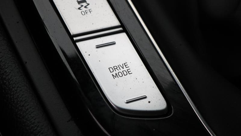 Genesis G70 2.0T Sport RWD 2019