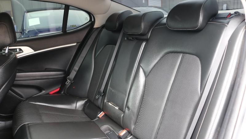 Genesis G70 2.0T Sport RWD 2019