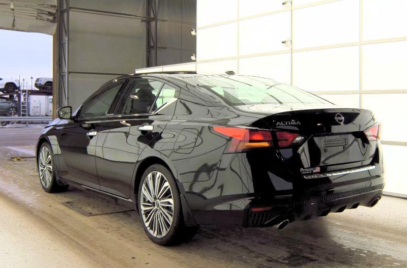 Nissan Altima 2.5 SV Sedan 2024