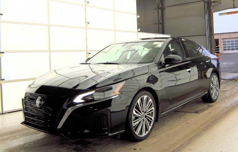 Nissan Altima 2.5 SV Sedan 2024