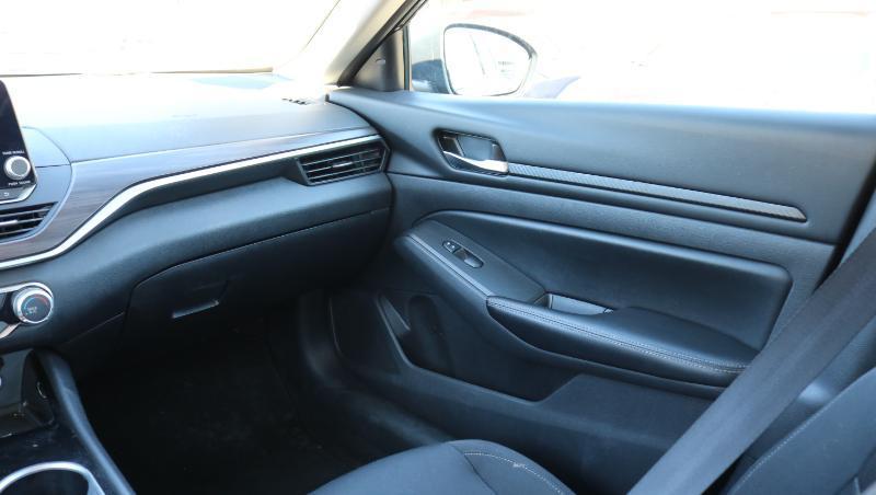 Nissan Altima 2.5 SV Sedan 2024