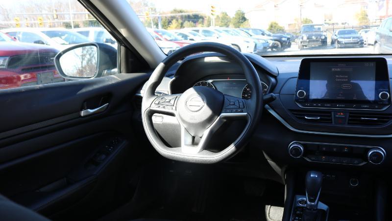 Nissan Altima 2.5 SV Sedan 2024