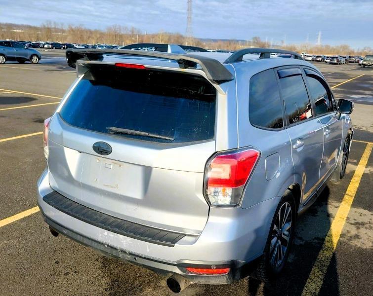 Subaru Forester 2.0XT Touring CVT 2017