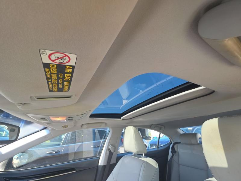 Lexus ES 350 4dr Sdn 2015