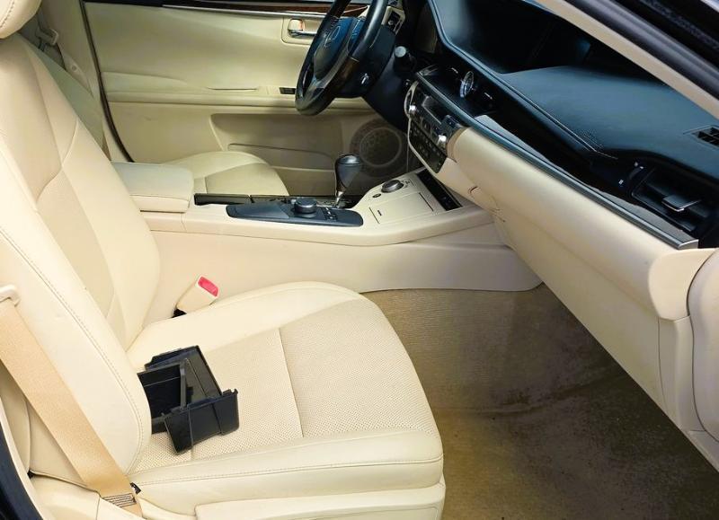 Lexus ES 350 4dr Sdn 2012