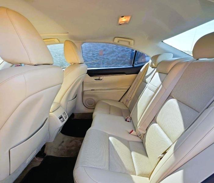 Lexus ES 350 4dr Sdn 2012