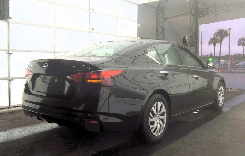 Nissan Altima 2.5 S Sedan 2022