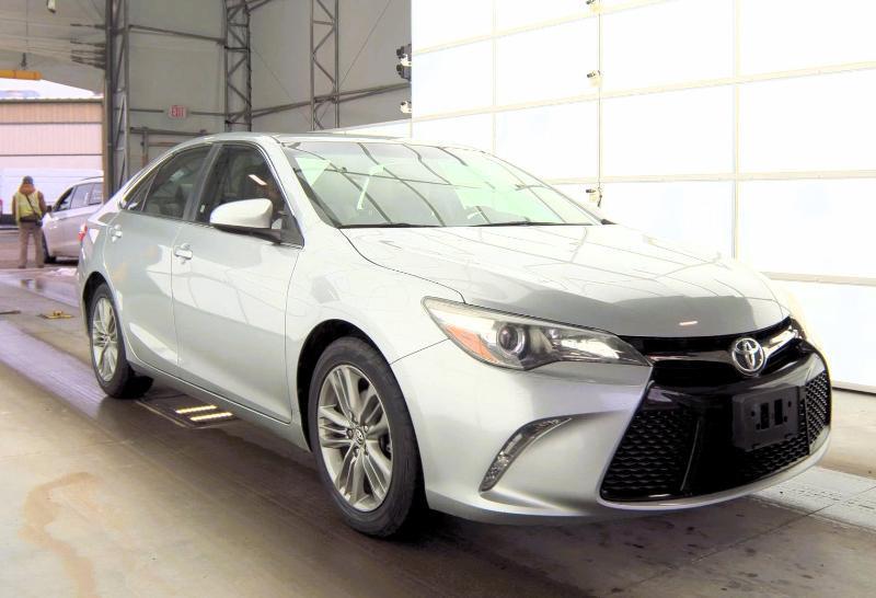 Toyota Camry SE Auto (Natl) 2017