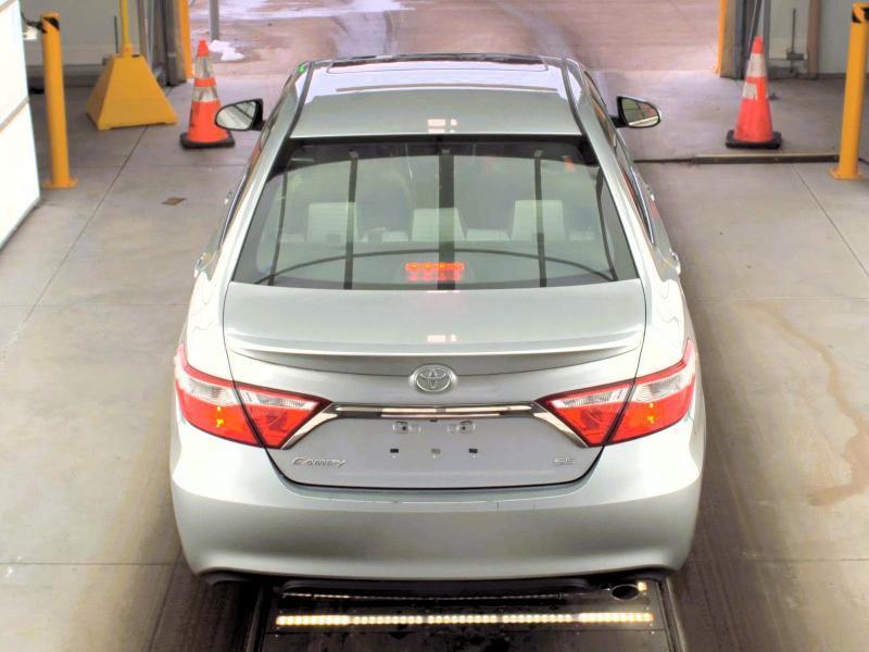 Toyota Camry SE Auto (Natl) 2017