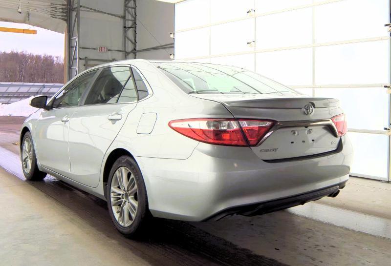 Toyota Camry SE Auto (Natl) 2017